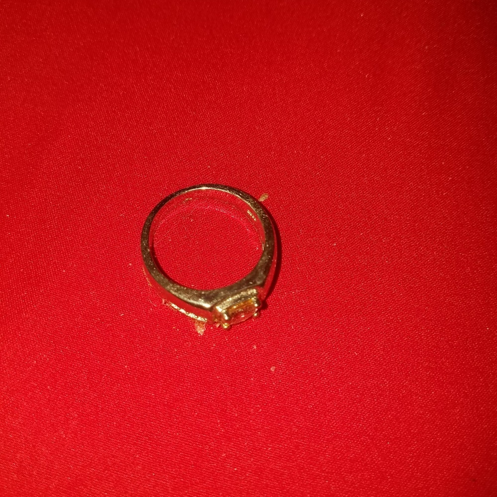 Ring - Picture 2 of 5